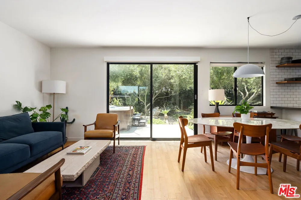 5808 Vicstone Court Culver City, CA 90232