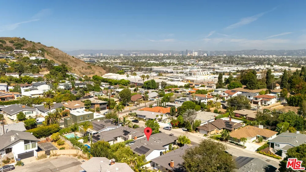 5808 Vicstone Court Culver City, CA 90232
