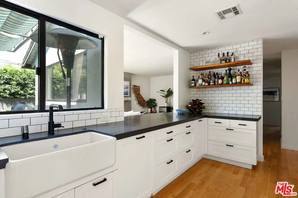 5808 Vicstone Court Culver City, CA 90232