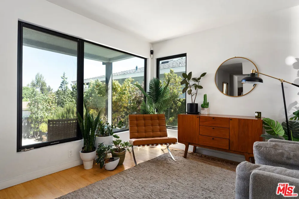 5808 Vicstone Court Culver City, CA 90232