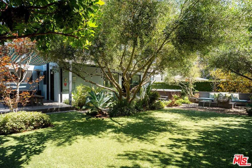 5808 Vicstone Court Culver City, CA 90232
