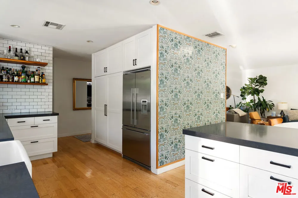 5808 Vicstone Court Culver City, CA 90232