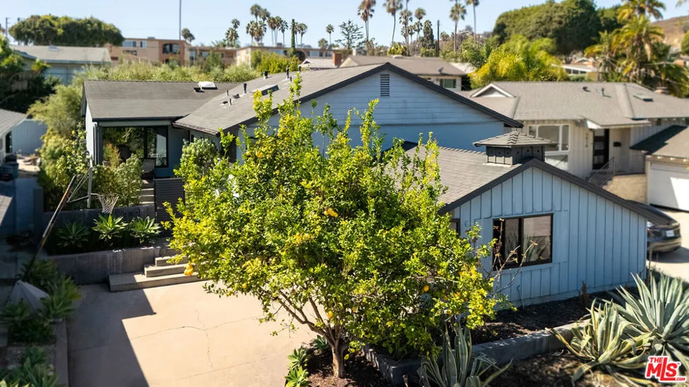 5808 Vicstone Court Culver City, CA 90232