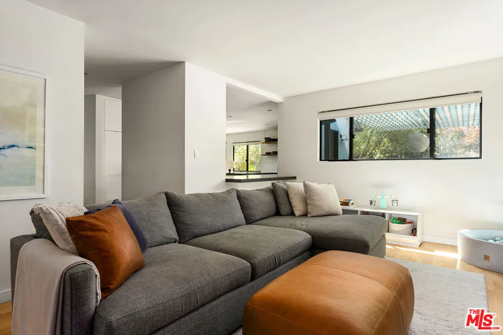 5808 Vicstone Court Culver City, CA 90232