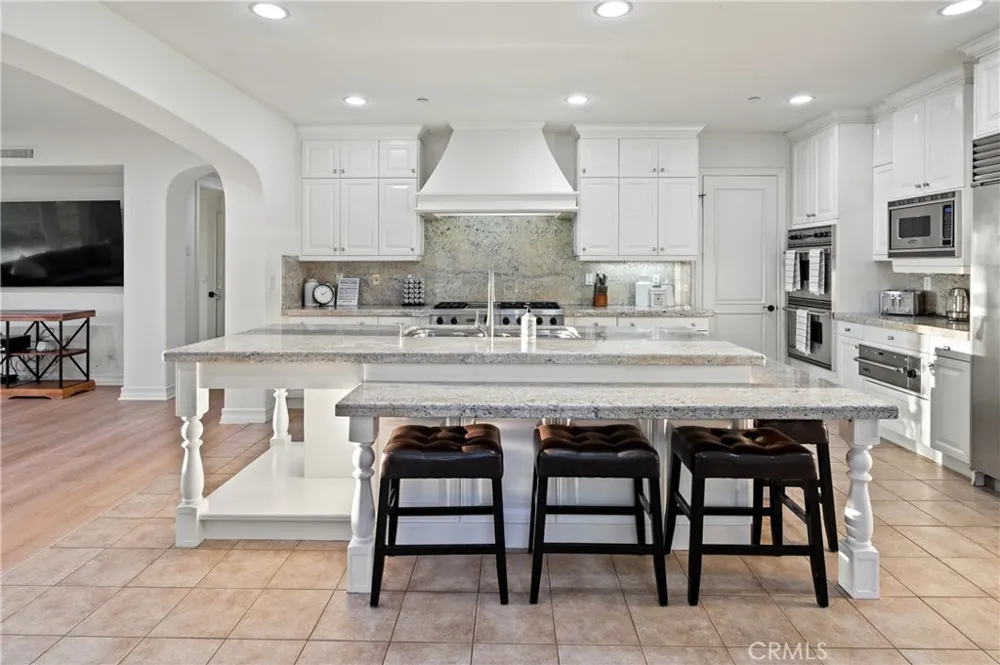 23 Castlerock Irvine, CA 92603