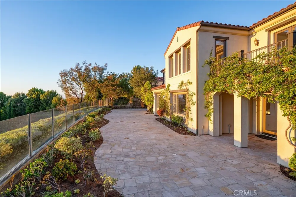 23 Castlerock Irvine, CA 92603