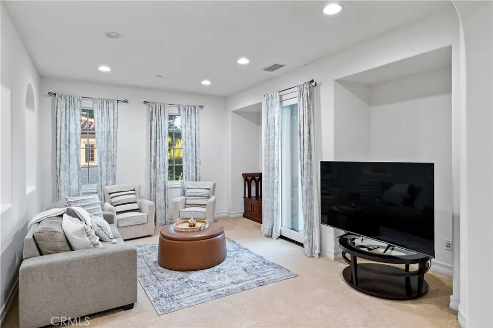 23 Castlerock Irvine, CA 92603