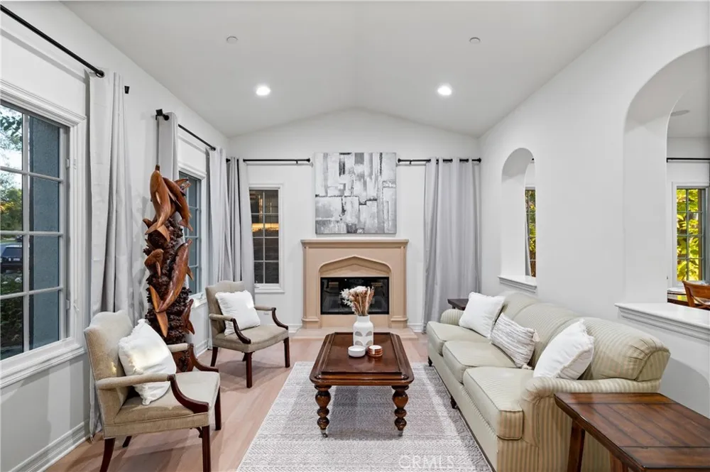 23 Castlerock Irvine, CA 92603