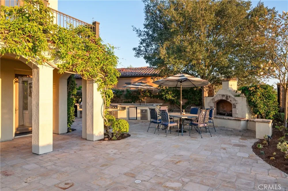 23 Castlerock Irvine, CA 92603