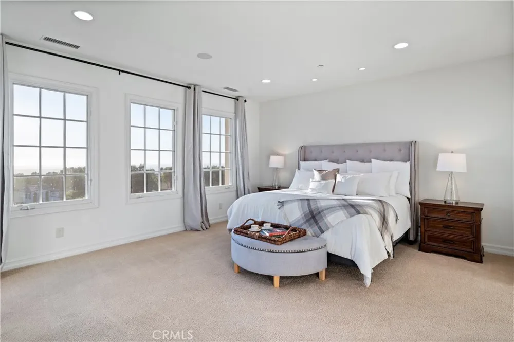 23 Castlerock Irvine, CA 92603