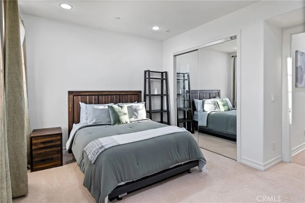 23 Castlerock Irvine, CA 92603