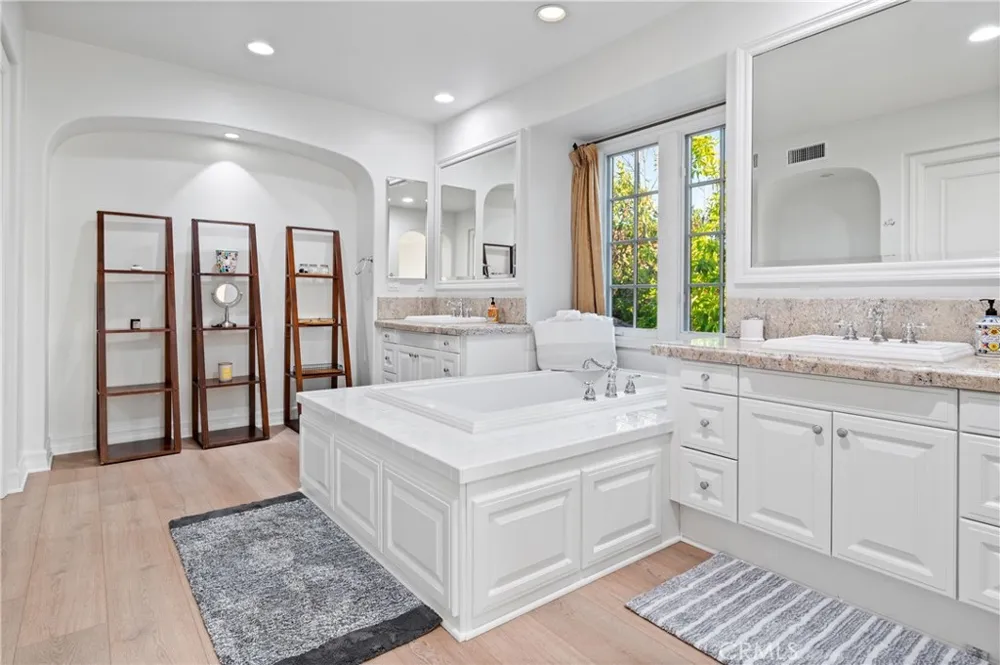23 Castlerock Irvine, CA 92603