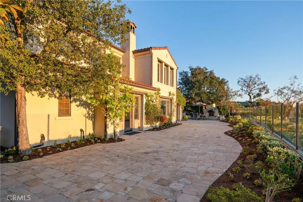 23 Castlerock Irvine, CA 92603