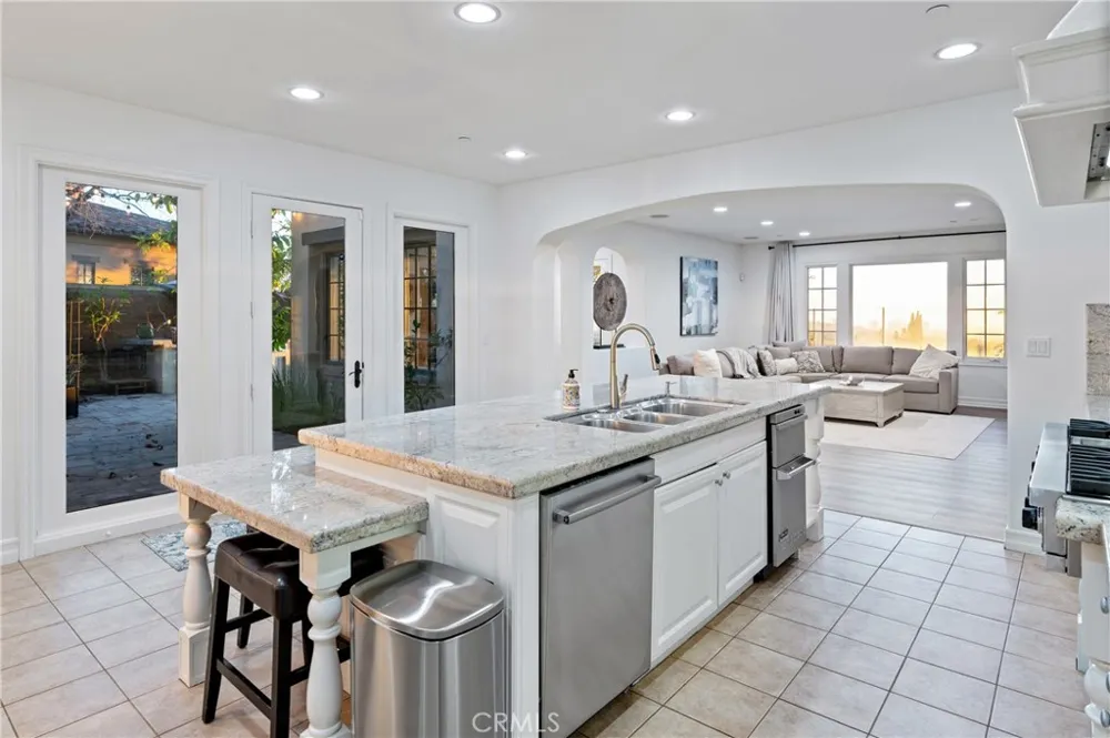 23 Castlerock Irvine, CA 92603