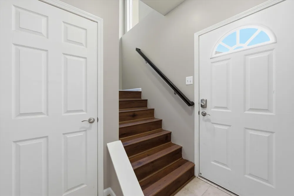 29442 Woodpark Circle Warren, MI 48092