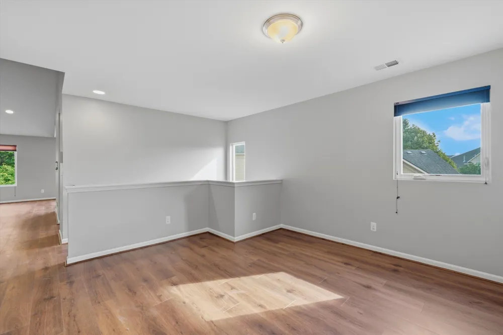 29442 Woodpark Circle Warren, MI 48092
