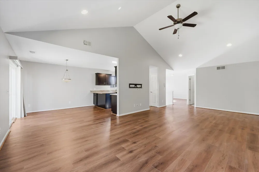 29442 Woodpark Circle Warren, MI 48092