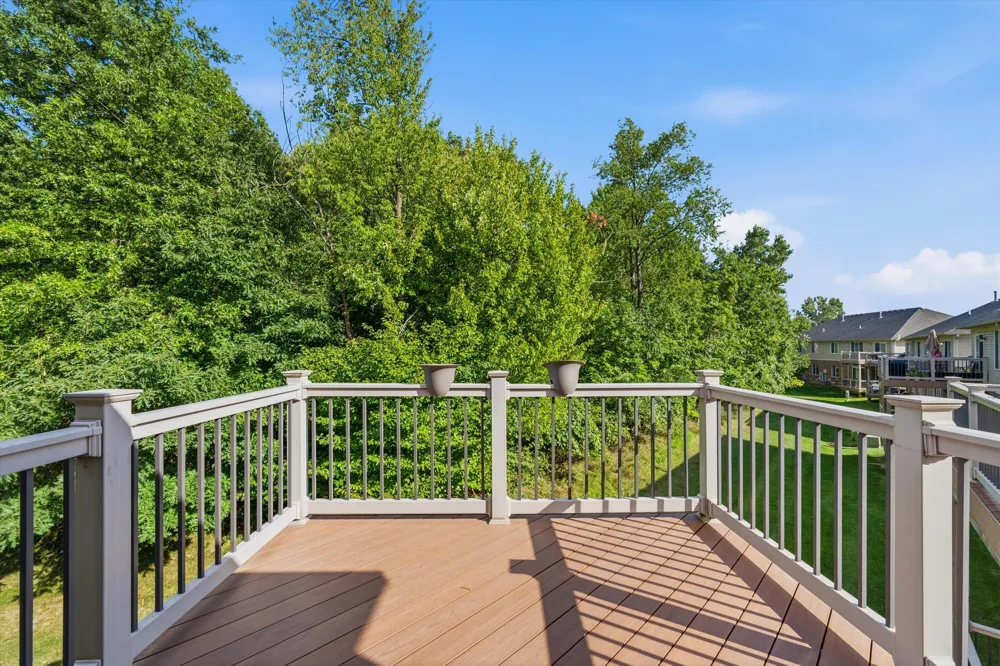 29442 Woodpark Circle Warren, MI 48092