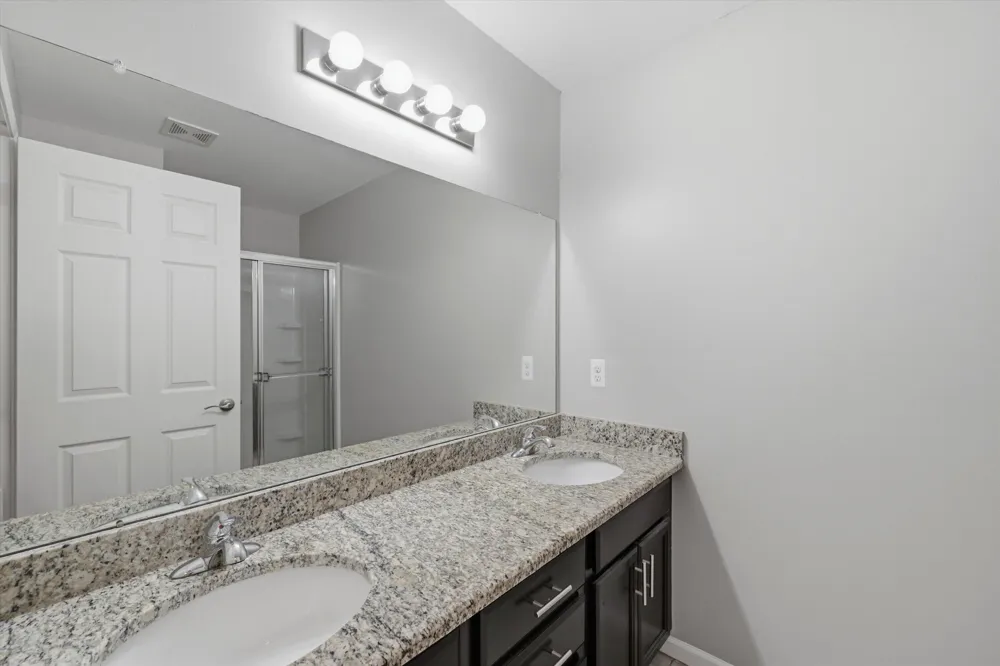 29442 Woodpark Circle Warren, MI 48092