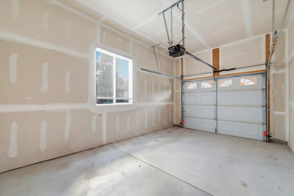 29442 Woodpark Circle Warren, MI 48092