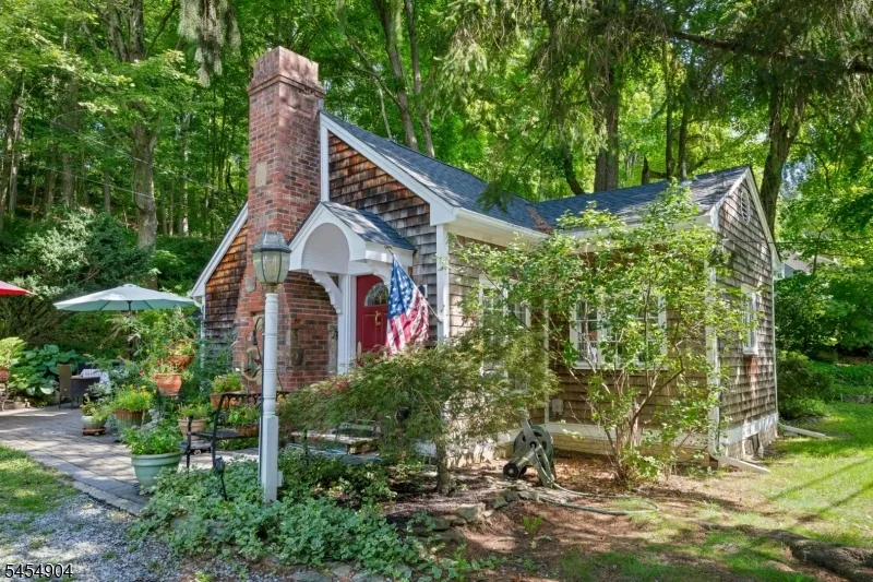 23 Combs Hollow Rd Randolph, NJ 07869