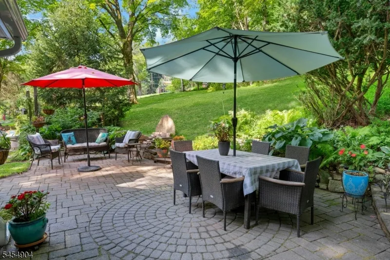 23 Combs Hollow Rd Randolph, NJ 07869