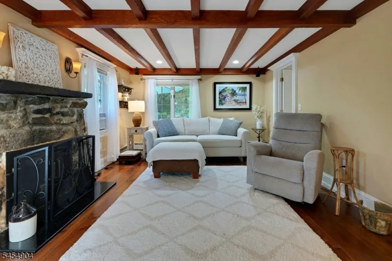 23 Combs Hollow Rd Randolph, NJ 07869