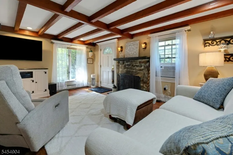 23 Combs Hollow Rd Randolph, NJ 07869