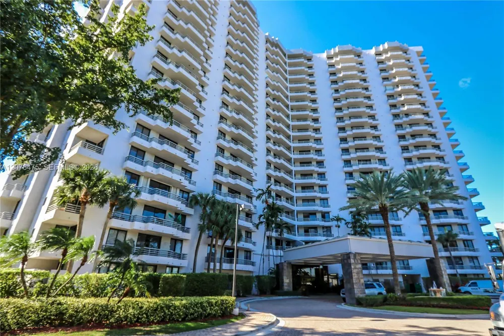 3300 NE 191st St #1610 Aventura, FL 33180