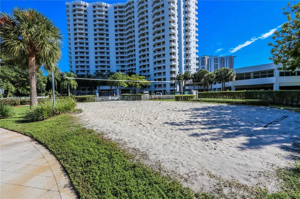 3300 NE 191st St #1610 Aventura, FL 33180