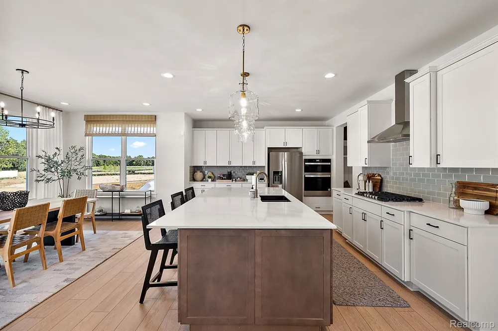 7270 Pine Lake Boulevard Almont Township, MI 48003