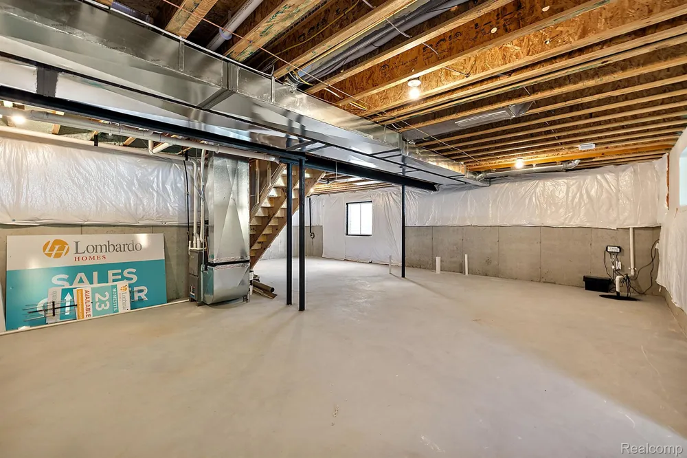 7270 Pine Lake Boulevard Almont Township, MI 48003
