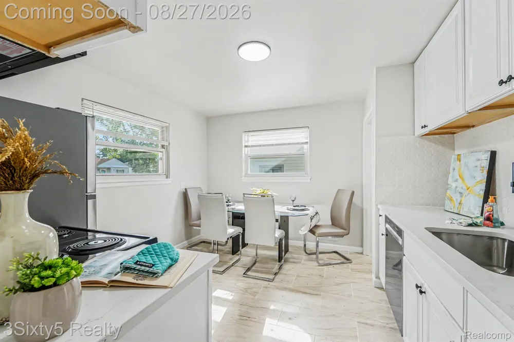 1835 Euclid Street Lincoln Park City, MI 48146