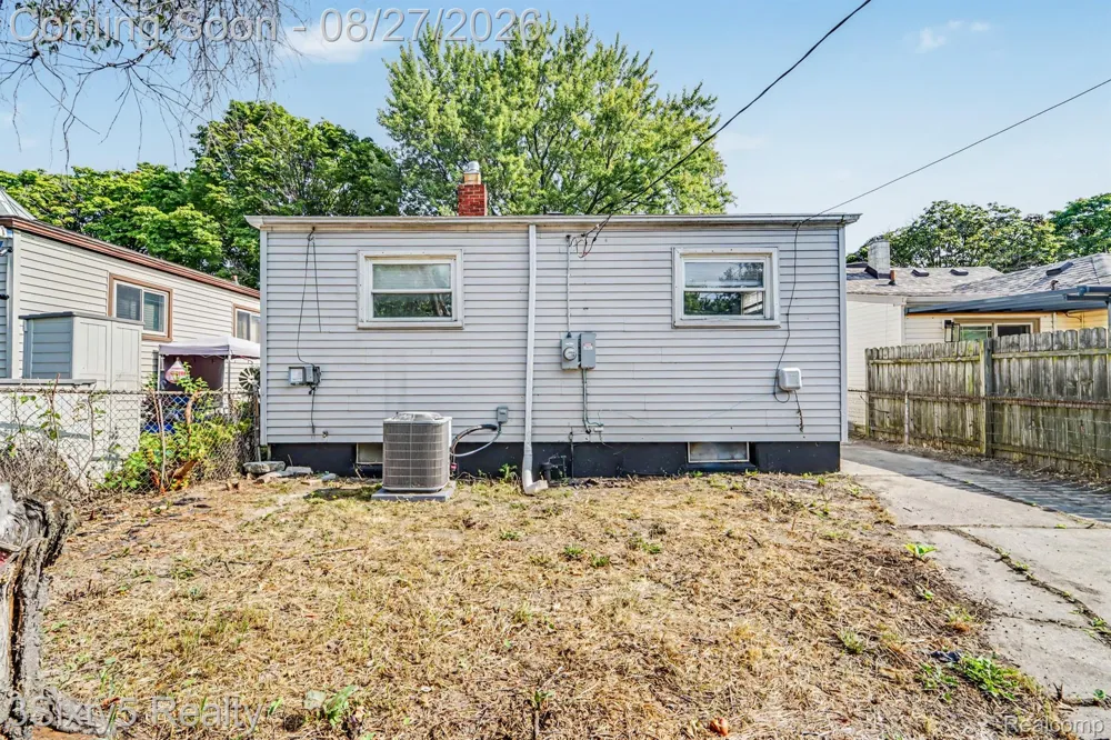 1835 Euclid Street Lincoln Park City, MI 48146