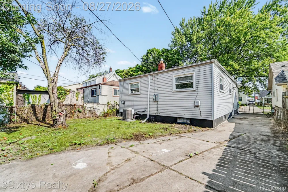 1835 Euclid Street Lincoln Park City, MI 48146