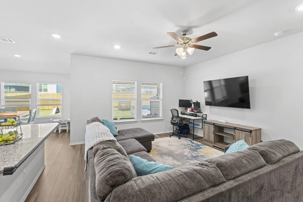 165 Hugh Drive Killeen, TX 76542