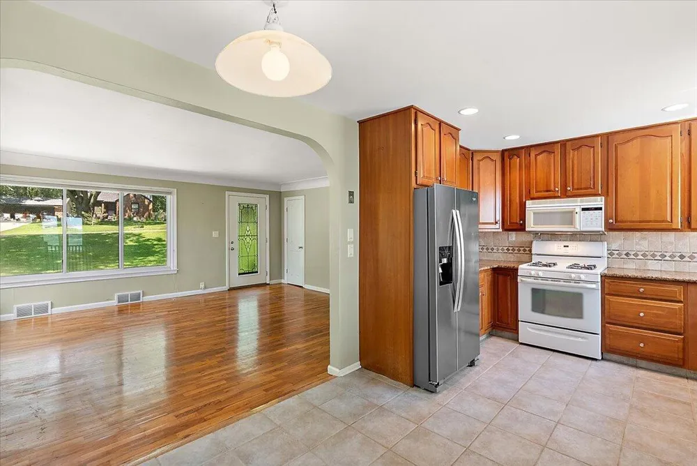114 River Hills Drive Holland, MI 49424