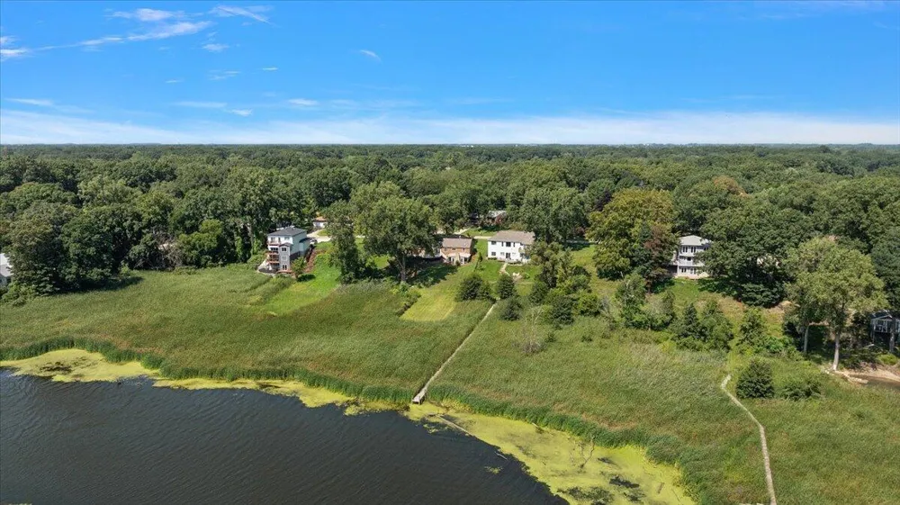 114 River Hills Drive Holland, MI 49424