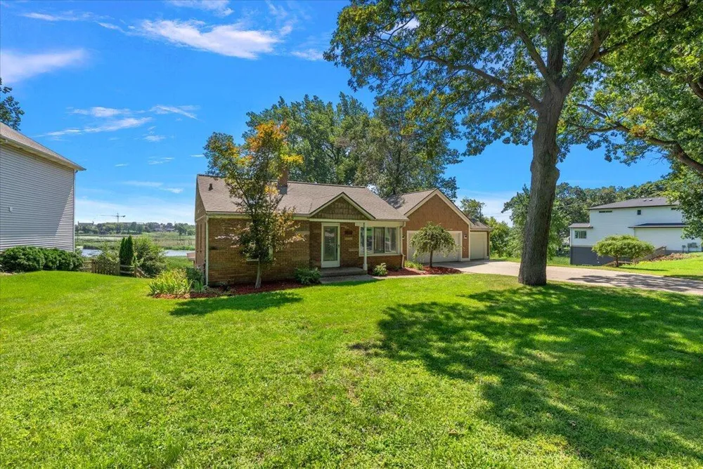 114 River Hills Drive Holland, MI 49424