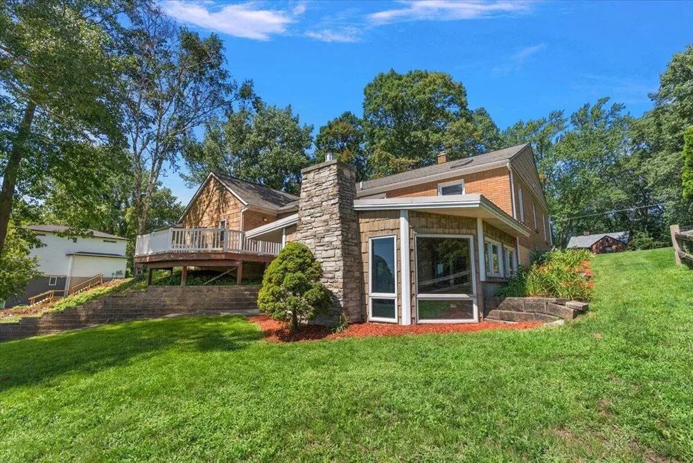 114 River Hills Drive Holland, MI 49424