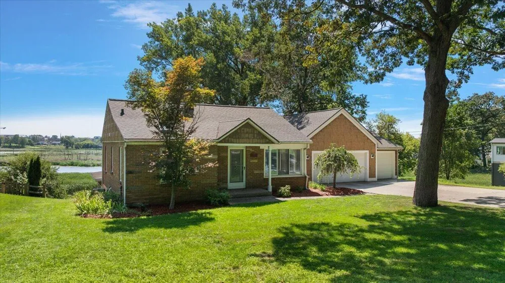 114 River Hills Drive Holland, MI 49424