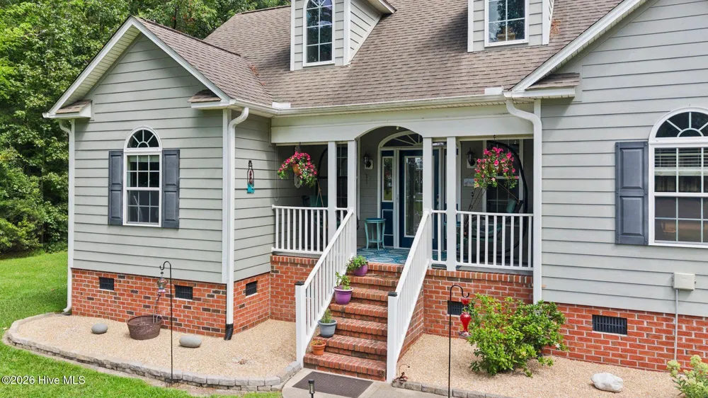 24 Teachs Cove Road Bath, NC 27808