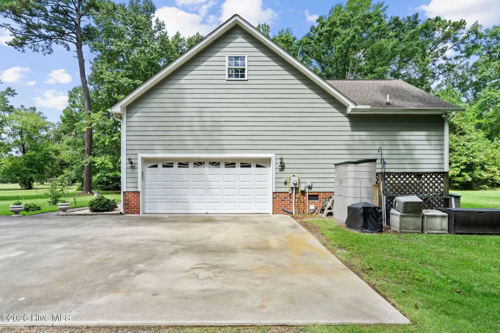 24 Teachs Cove Road Bath, NC 27808