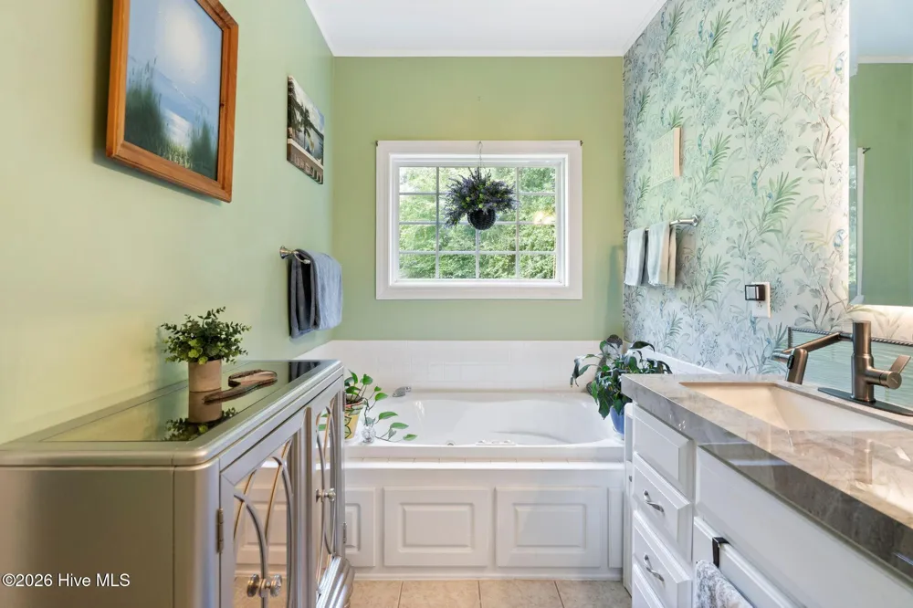 24 Teachs Cove Road Bath, NC 27808