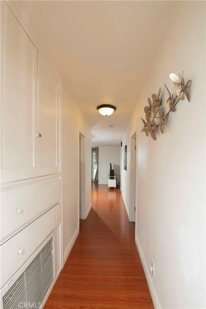 2389 Mayfield Montrose, CA 91020