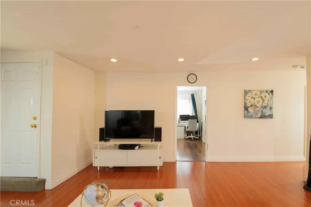 2389 Mayfield Montrose, CA 91020