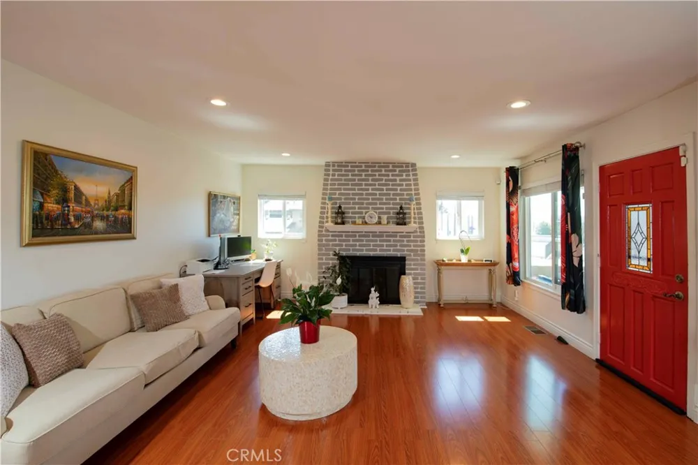 2389 Mayfield Montrose, CA 91020
