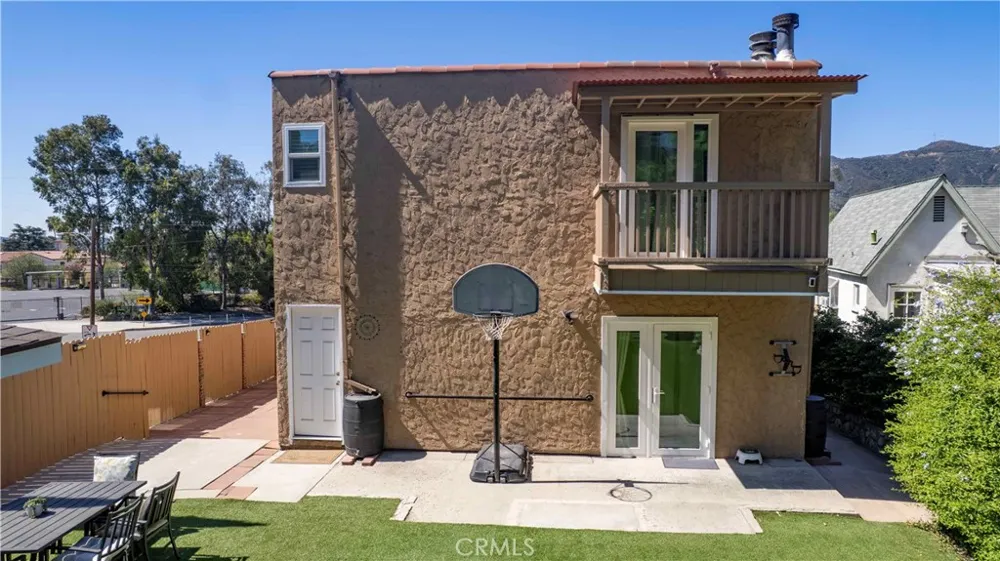 2389 Mayfield Montrose, CA 91020