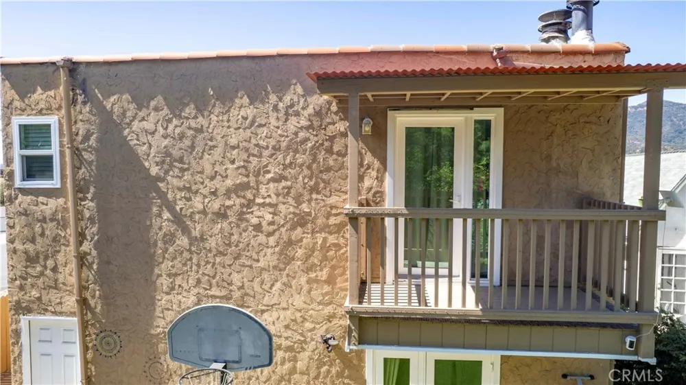 2389 Mayfield Montrose, CA 91020