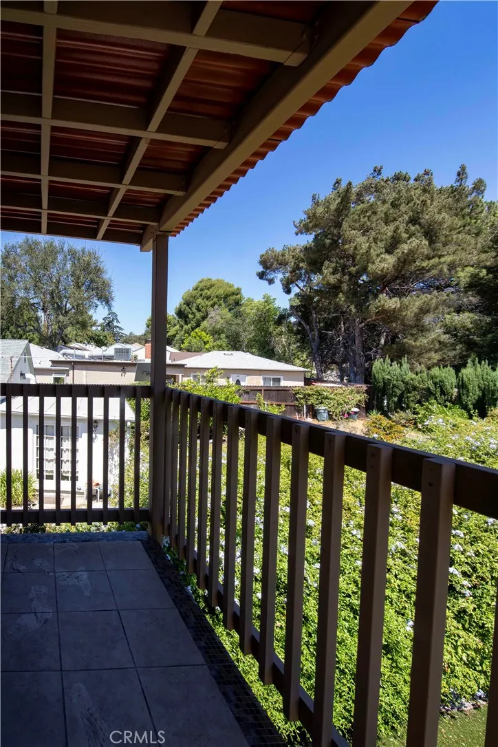 2389 Mayfield Montrose, CA 91020